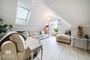 Lounge- click for photo gallery